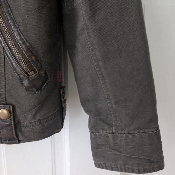 Guess khaki jacket, youth size 16/18 - Picture 4 of 5